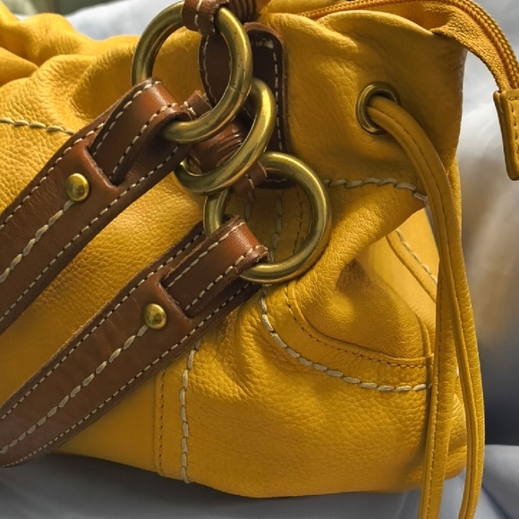 Vintage Fossil Yellow Leather Shoulder Bag - Picture 4 of 13